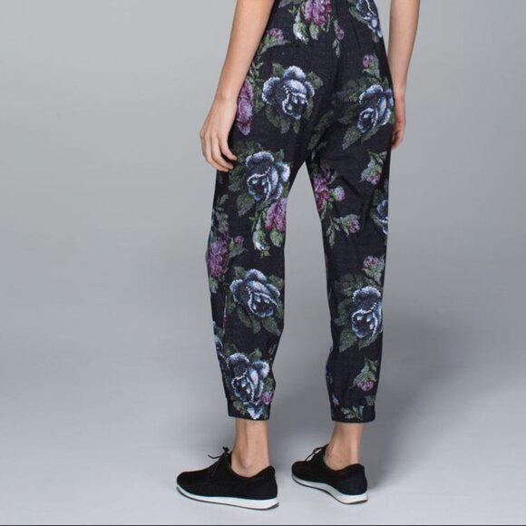 Lululemon Jogger Pabts Night Party Size 8 - Picture 2 of 5